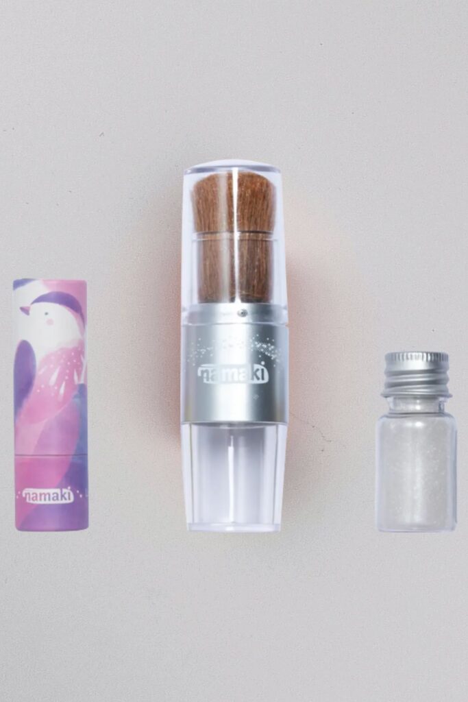 Różowa lśniąca saszetka – zestaw do makijażu dla dzieci | Namaki