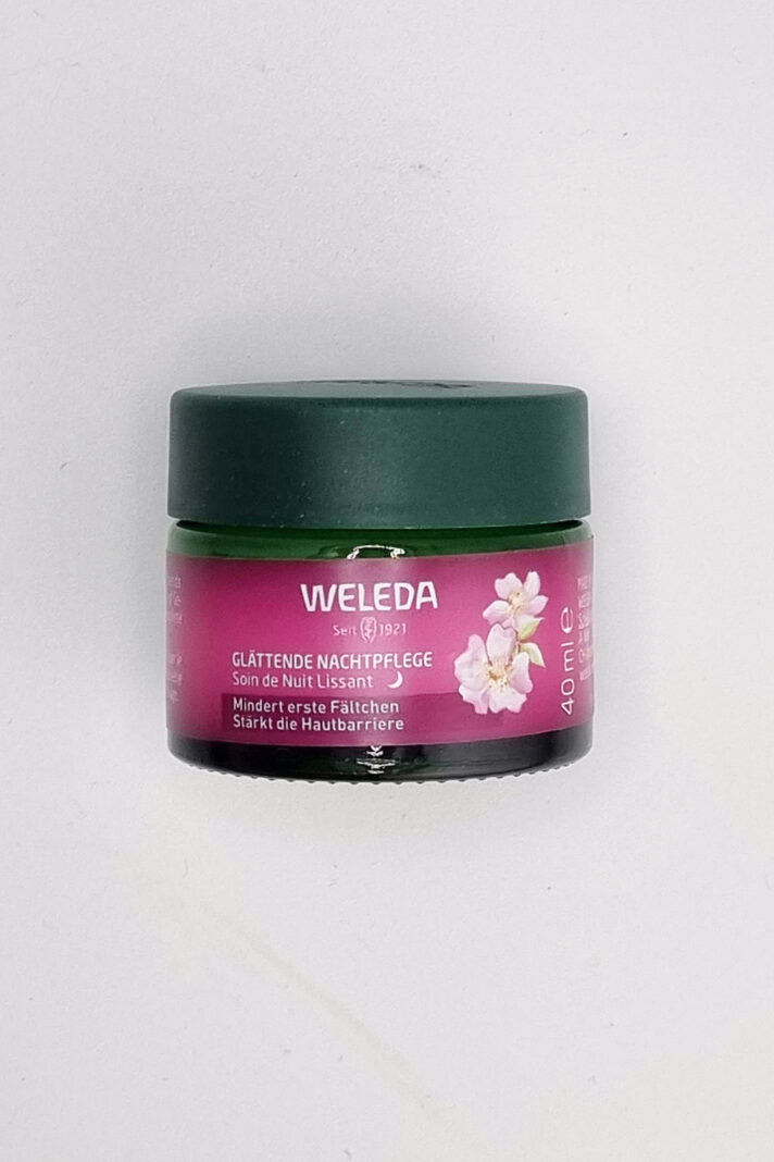 Wygładzający krem na noc z dziką różą i białą herbatą, Weleda