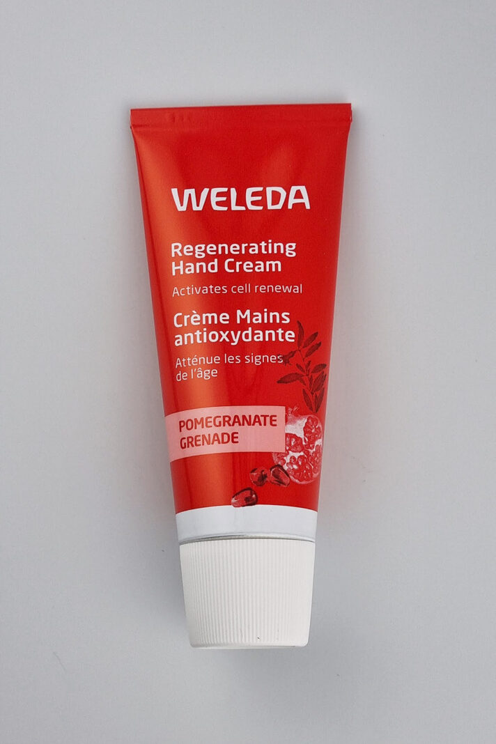 20251104_232204 Regenerujący krem do rąk z granatem do suchej skóry rąk Regenerujący krem do rąk z granatemRegenerujący krem do rąk z granatemRegenerujący krem do rąk z granatem Producent: WELEDA