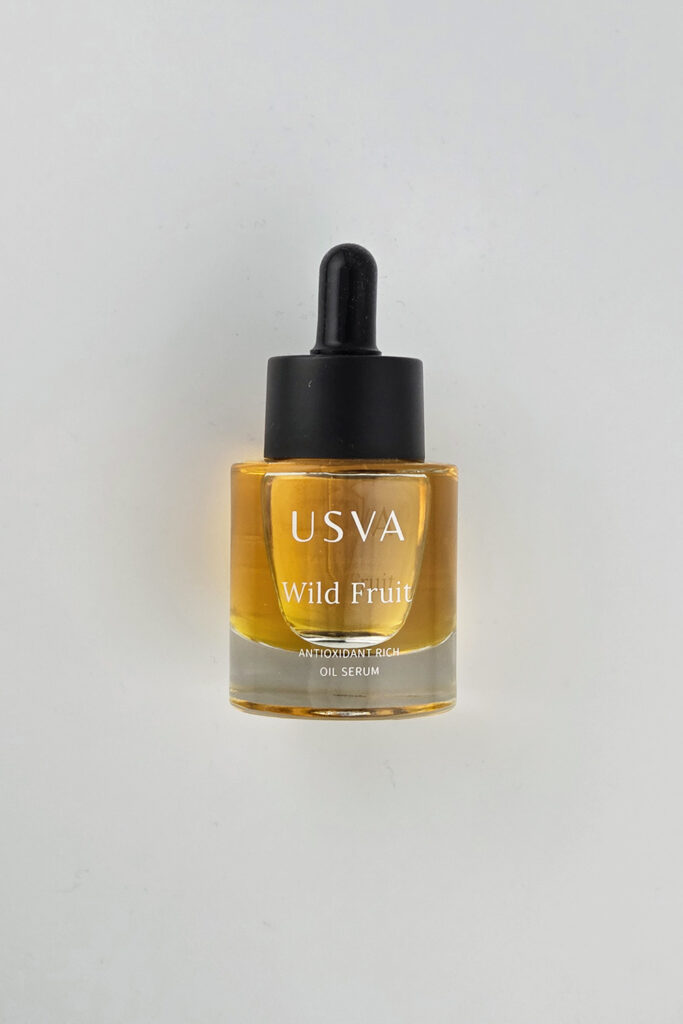 Naturalne serum do twarzy Wild Fruit Antioxidant Rich Oil Serum marki Usva Cosmetics 30ml