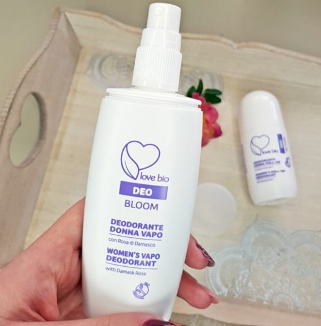 Dezodorant w sprayu dla kobiet Love Bio z bio hydrolatem z róży damasceńskiej 100 ml - obrazek 2