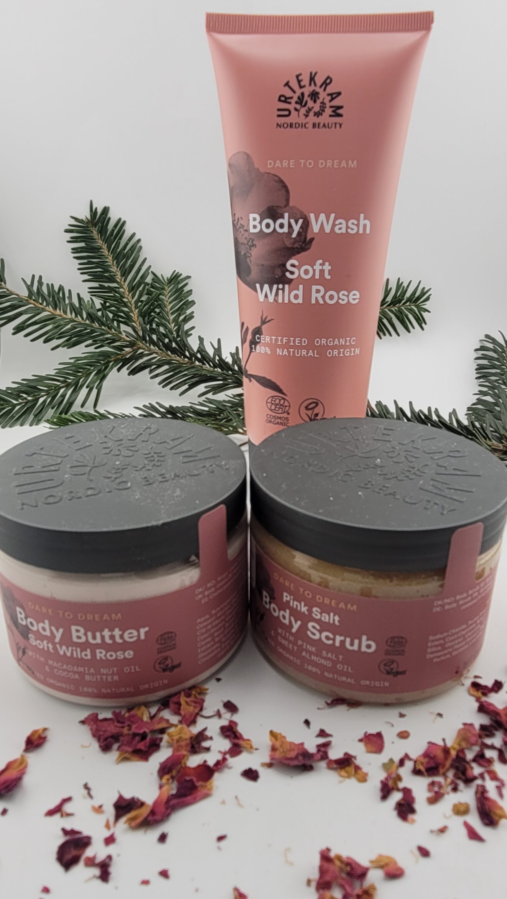 Naturalne kosmetyki, zestaw świąteczny, dzika róża Urtekram, natutalny peeling, naturalny balsam, naturalny płyn pod prysznic, naturalny żel pod prysznic